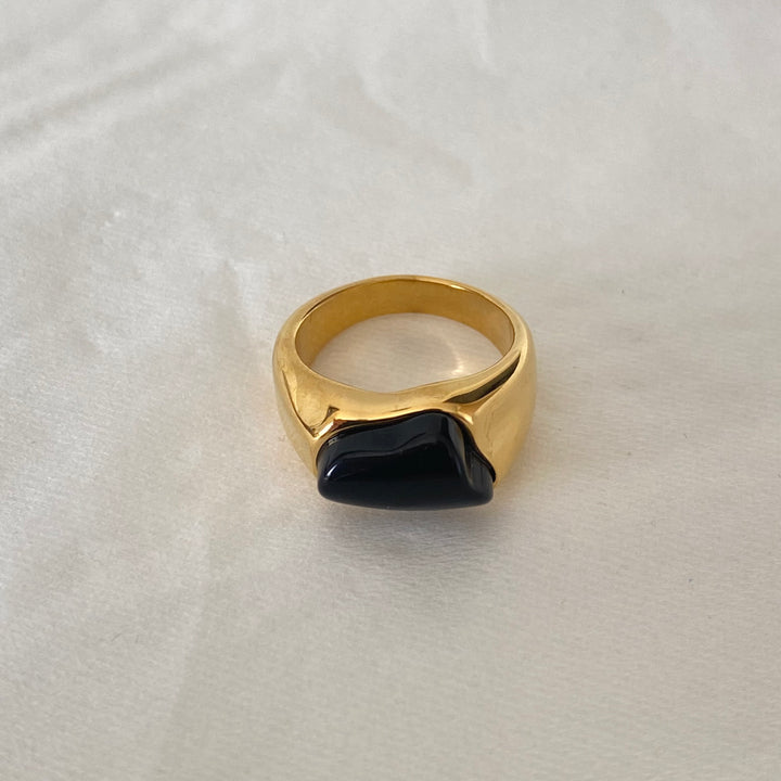 AMANDA BLACK RING